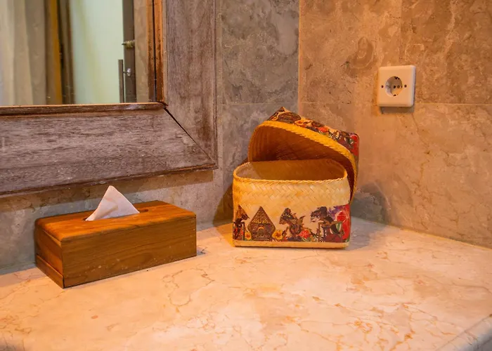 Alam Puri Art Museum And 4* Darmasaba