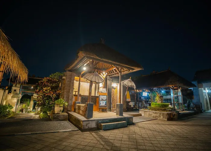 Alam Puri Art Museum And アパートホテル